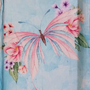 דגם פרפר בשמי תכלת